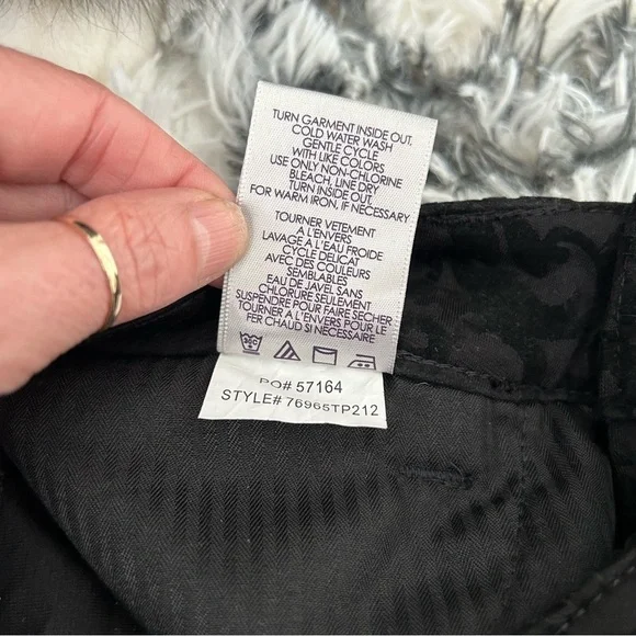 NYDJ Samantha Black Medallion Velvet Embroidered Jeans - Picture 9 of 9